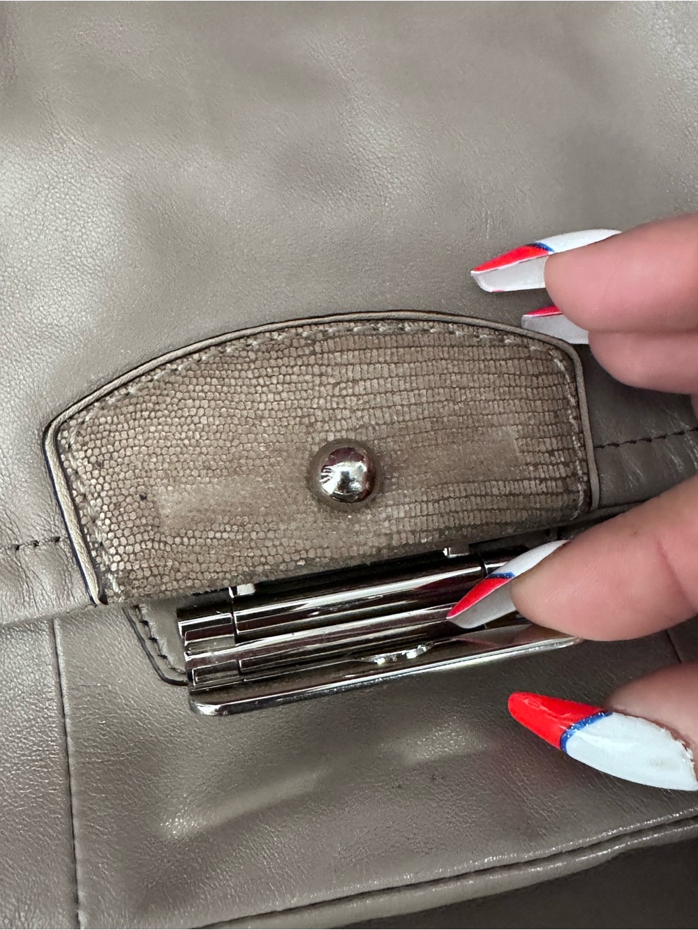 Coach Kristin Leather Hobo Bag Taupe Fawn Beige Silver Hardware ๐โจ - Picture 7 of 16